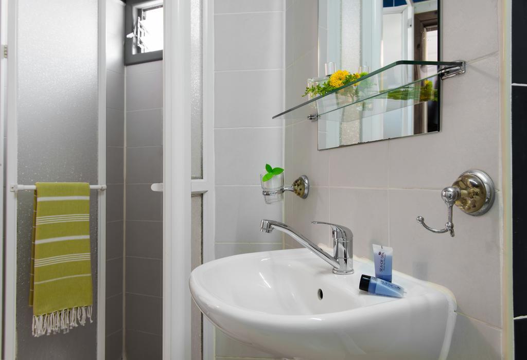 Sun Aviv Hotel Тел Авив Екстериор снимка